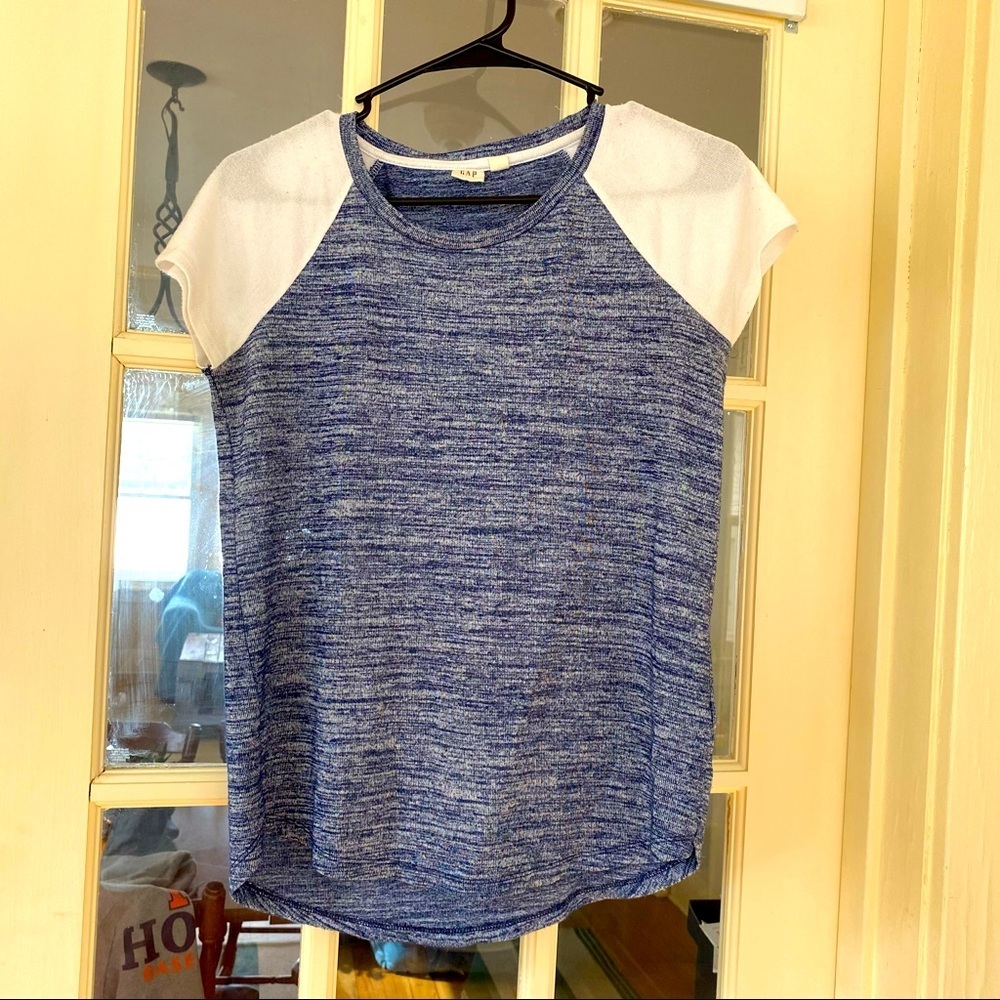 Gap T-Shirt - Women’s XS